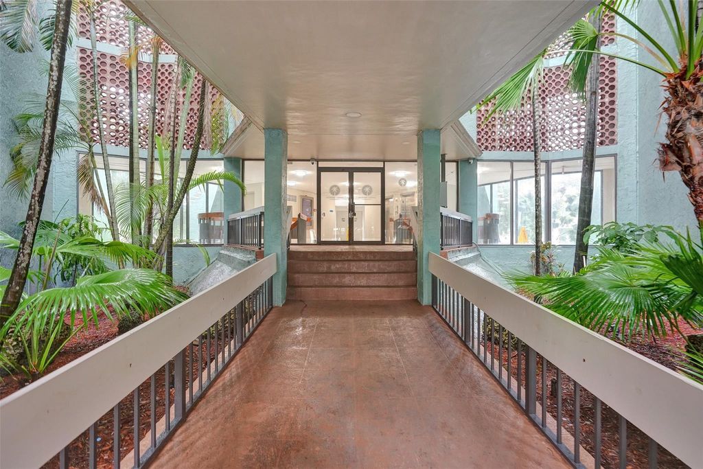 Photo of 4222 Inverrary Boulevard #4309, Lauderhill, FL 33319 (MLS # F10544048)