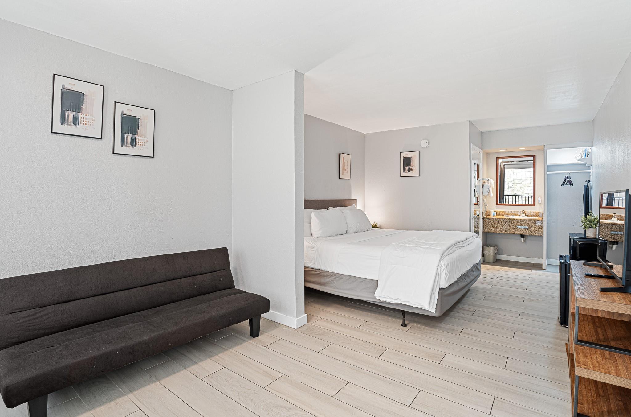Colonial Square 114-32 B - Residential Lease