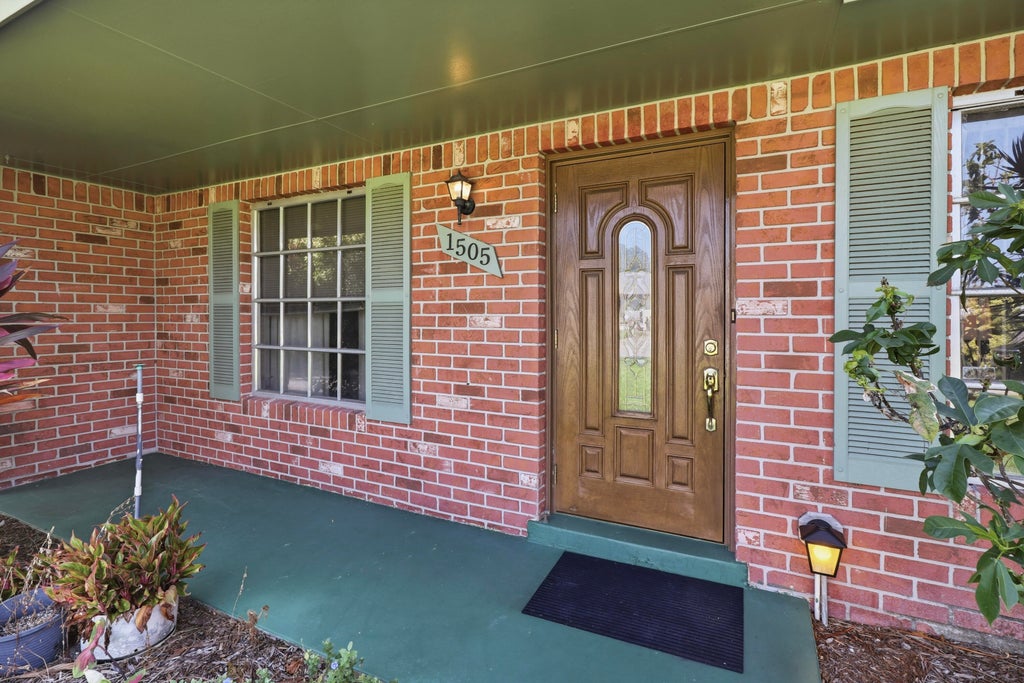 Photo of 1505 DONALD Road, Jupiter, FL 33469 (MLS # B26056911)