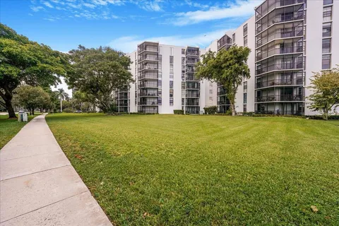 3475 N Country Club Drive Unit 602, Aventura, FL MLS: R11053941