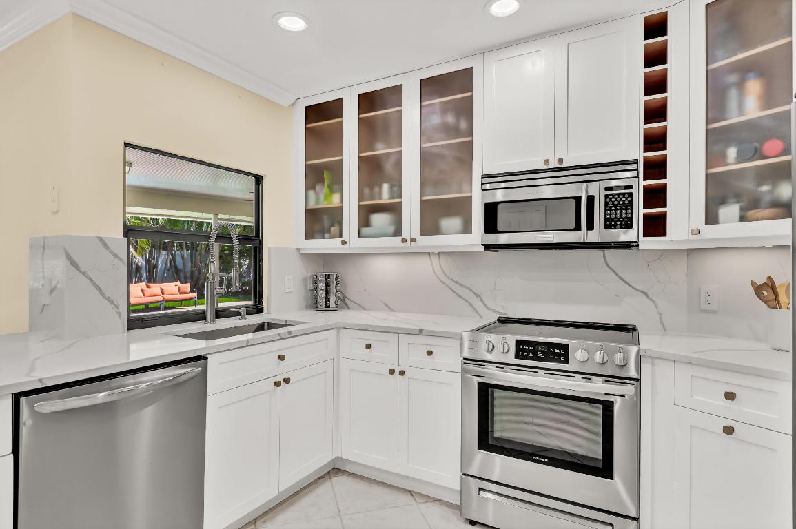 TEQUESTA PINES - Residential