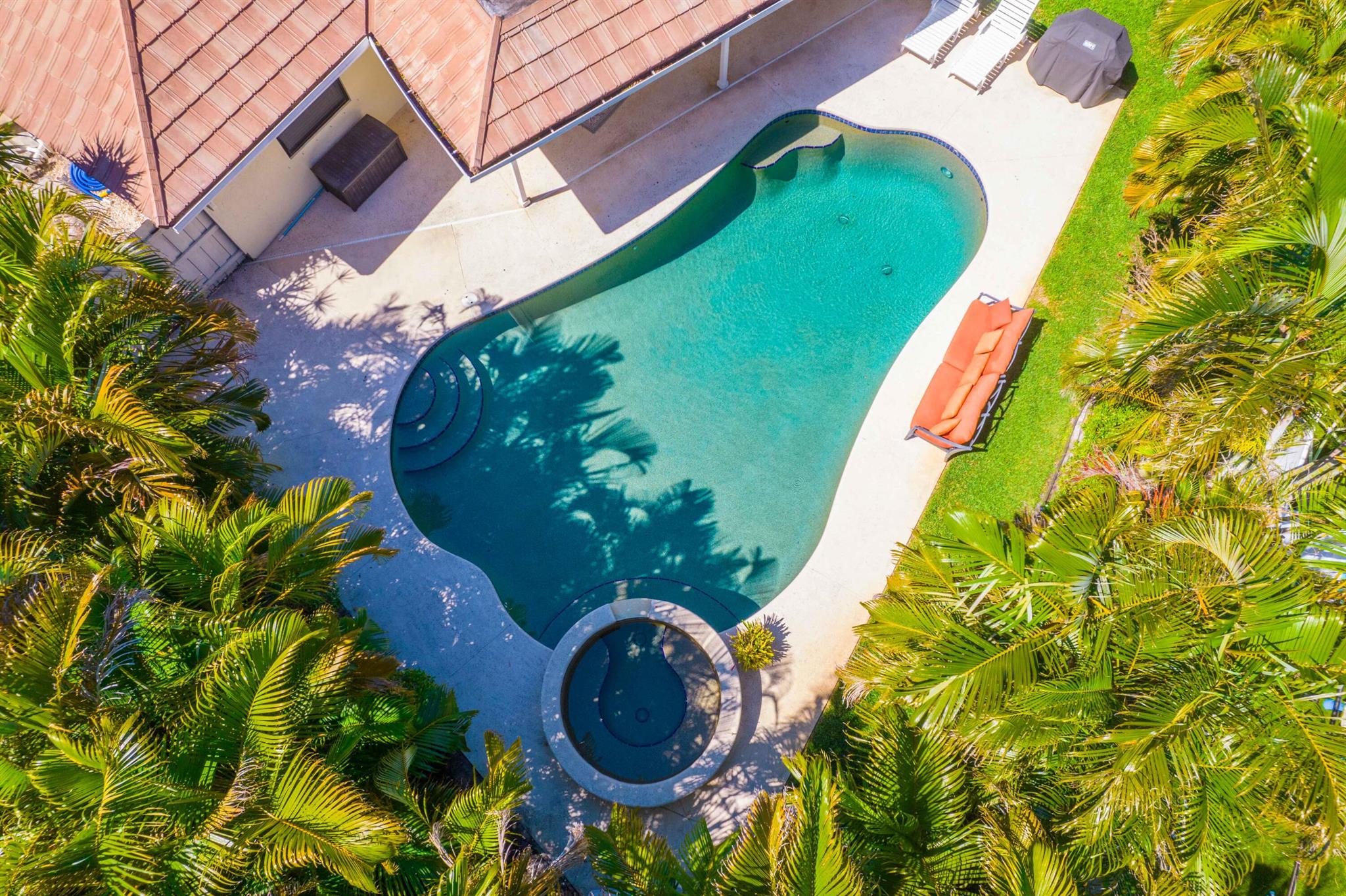 TEQUESTA PINES - Residential