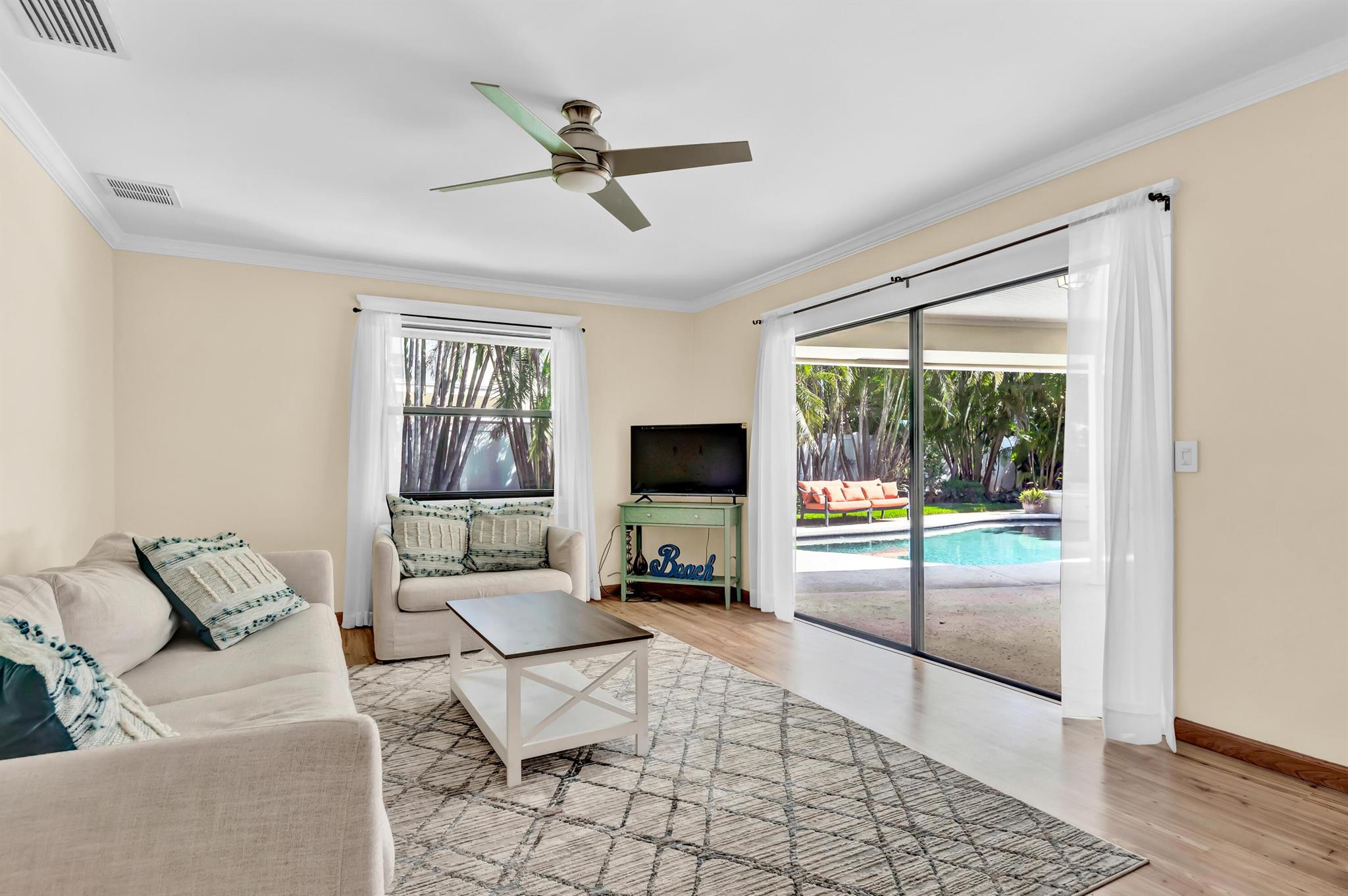 TEQUESTA PINES - Residential