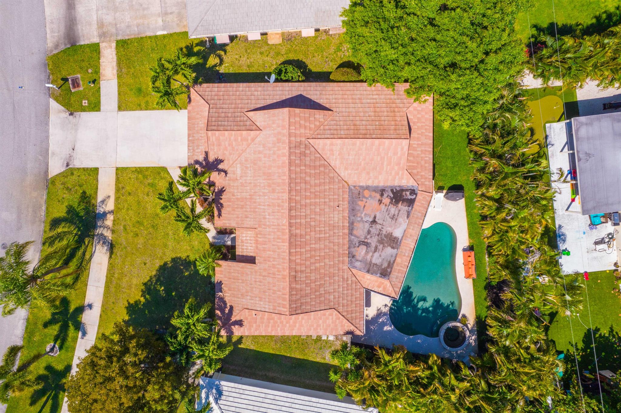 TEQUESTA PINES - Residential