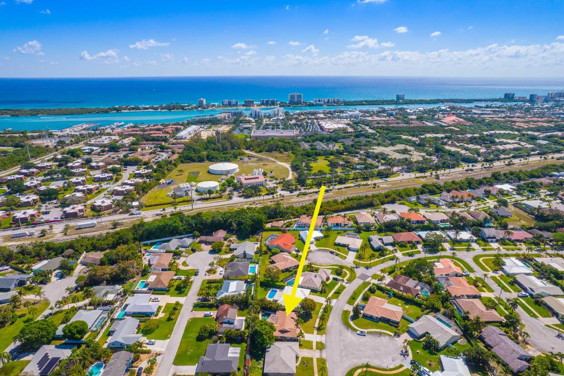 TEQUESTA PINES - Residential