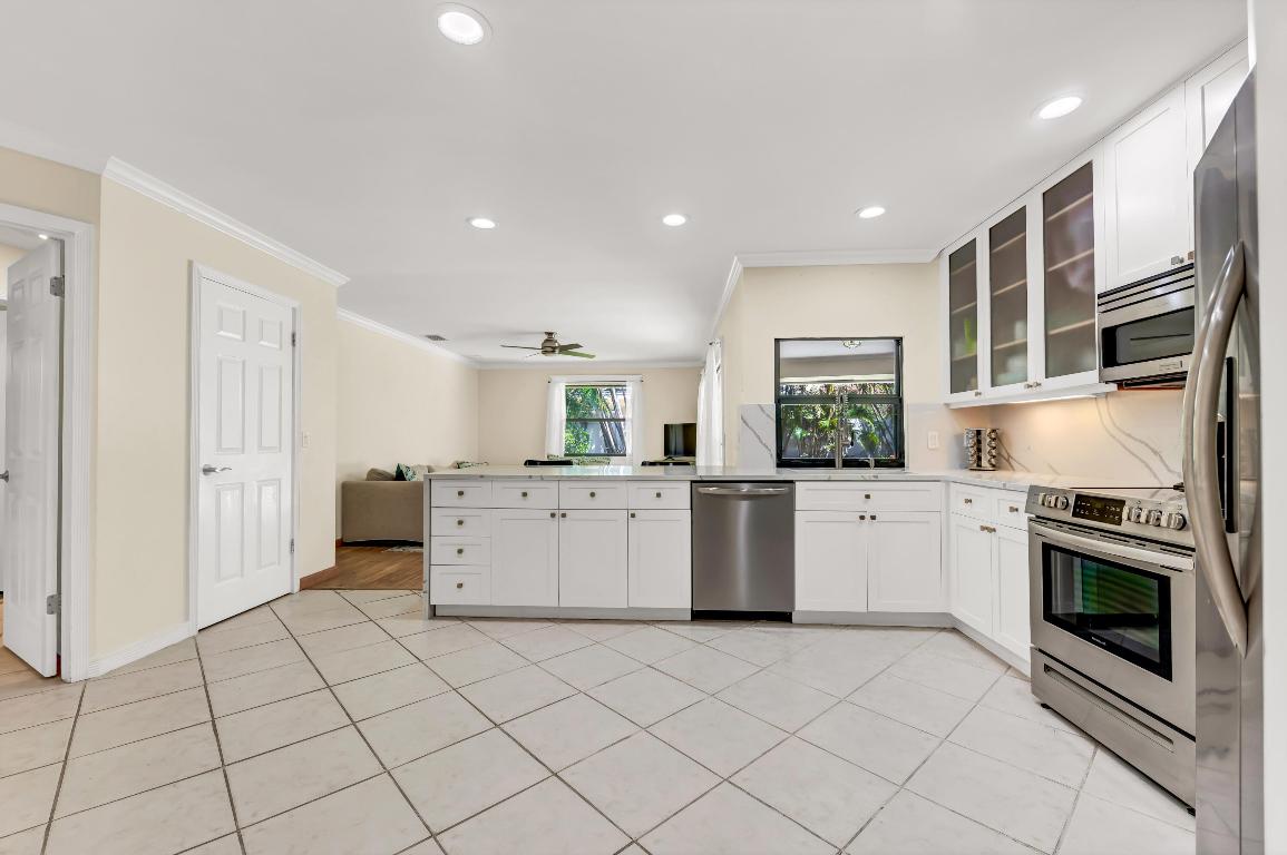 TEQUESTA PINES - Residential