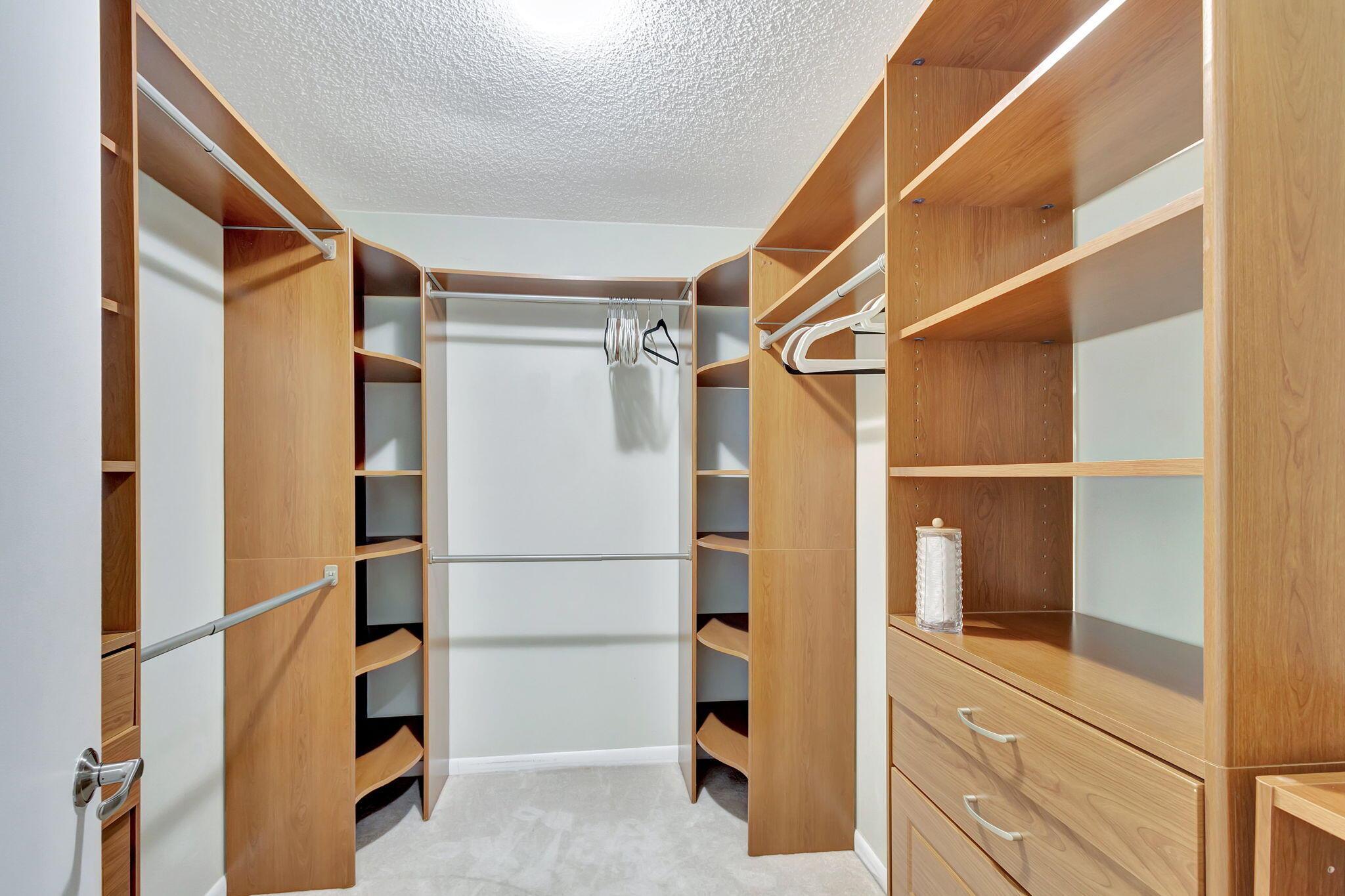 TEQUESTA PINES - Residential