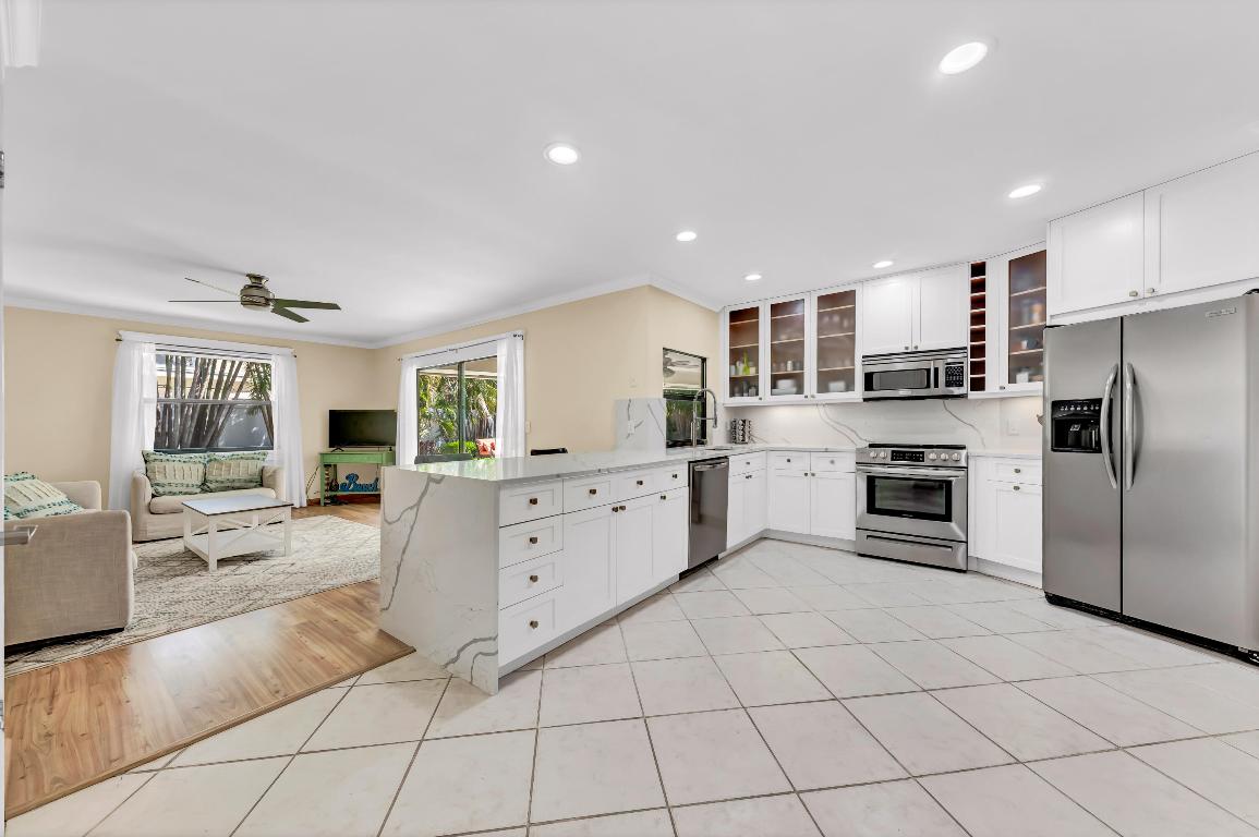 TEQUESTA PINES - Residential