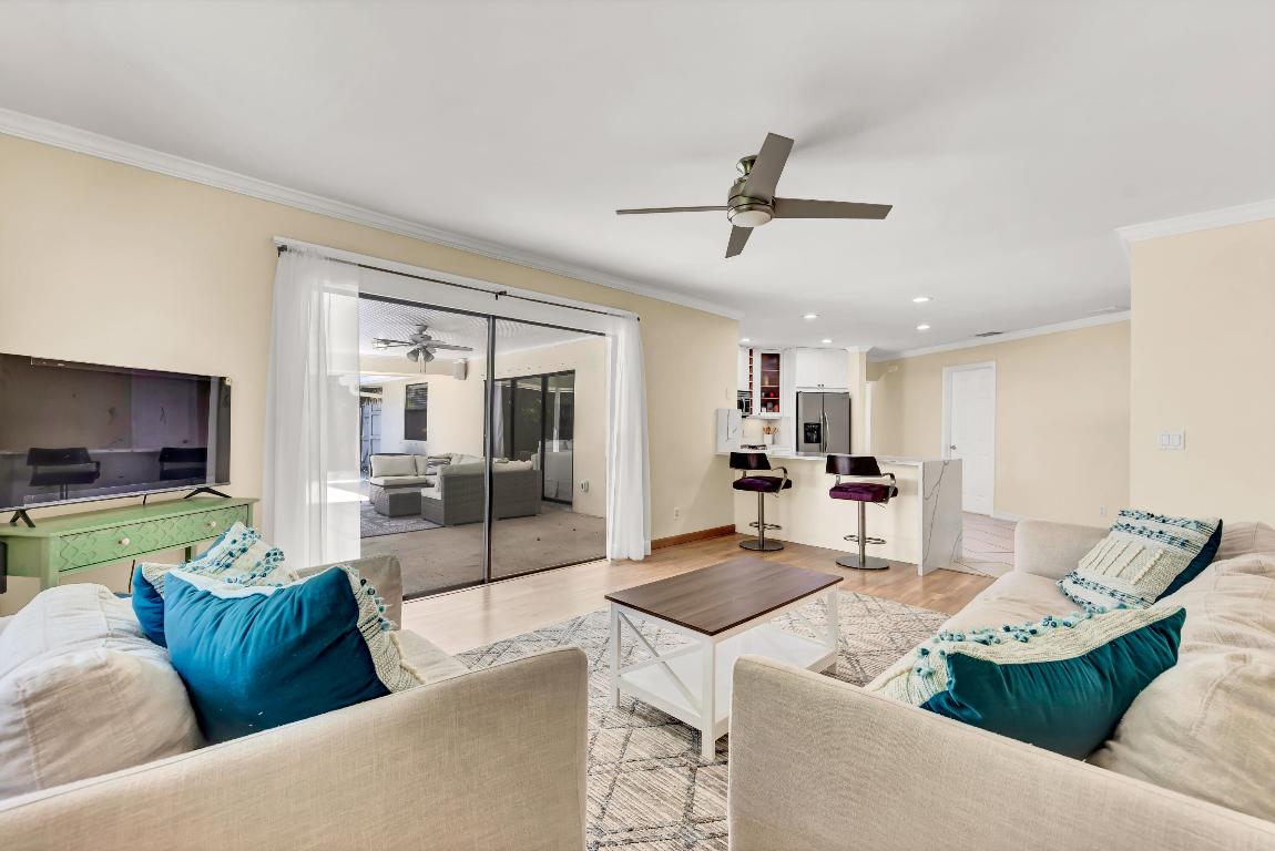 TEQUESTA PINES - Residential