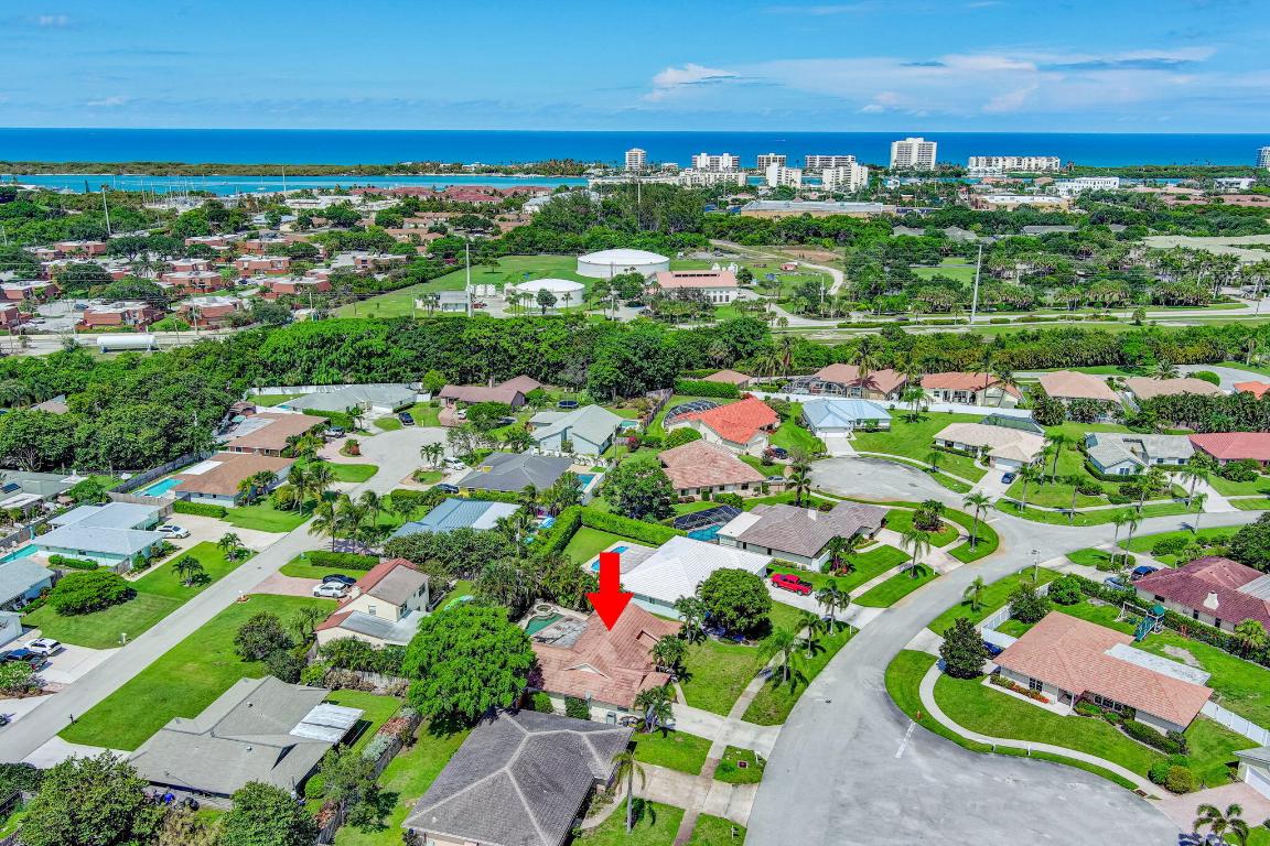 TEQUESTA PINES - Residential