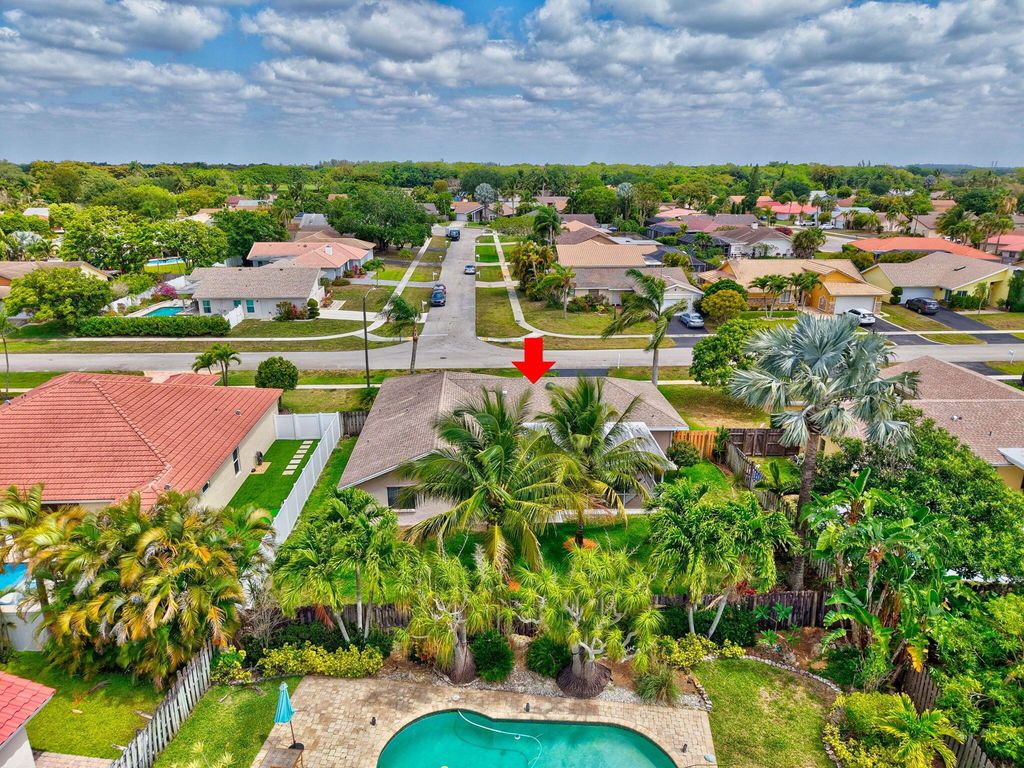 Photo of 11390 Chipmunk Drive, Boca Raton, FL 33428 (MLS # R11087103)
