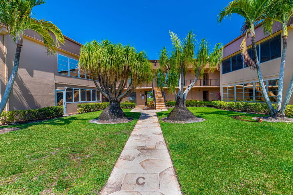 Photo of 137 Piedmont C #137, Delray Beach, FL 33484 (MLS # B26038358)