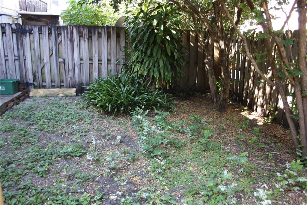 BRENTWOOD TOWNHOMES - Residential