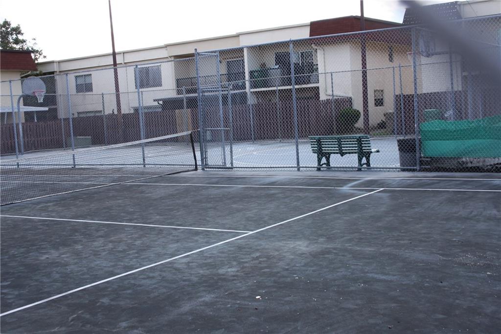 BRENTWOOD TOWNHOMES - Residential