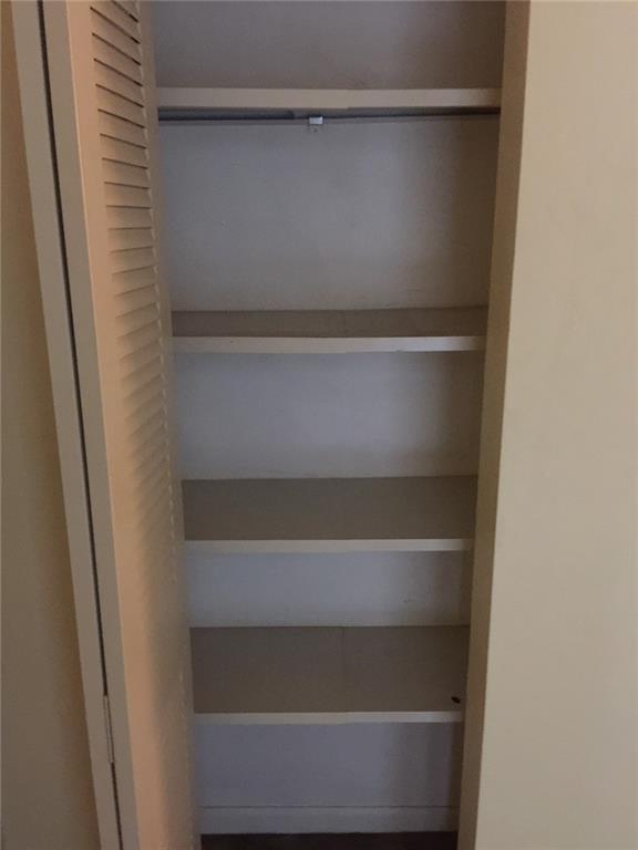 BRENTWOOD TOWNHOMES - Residential