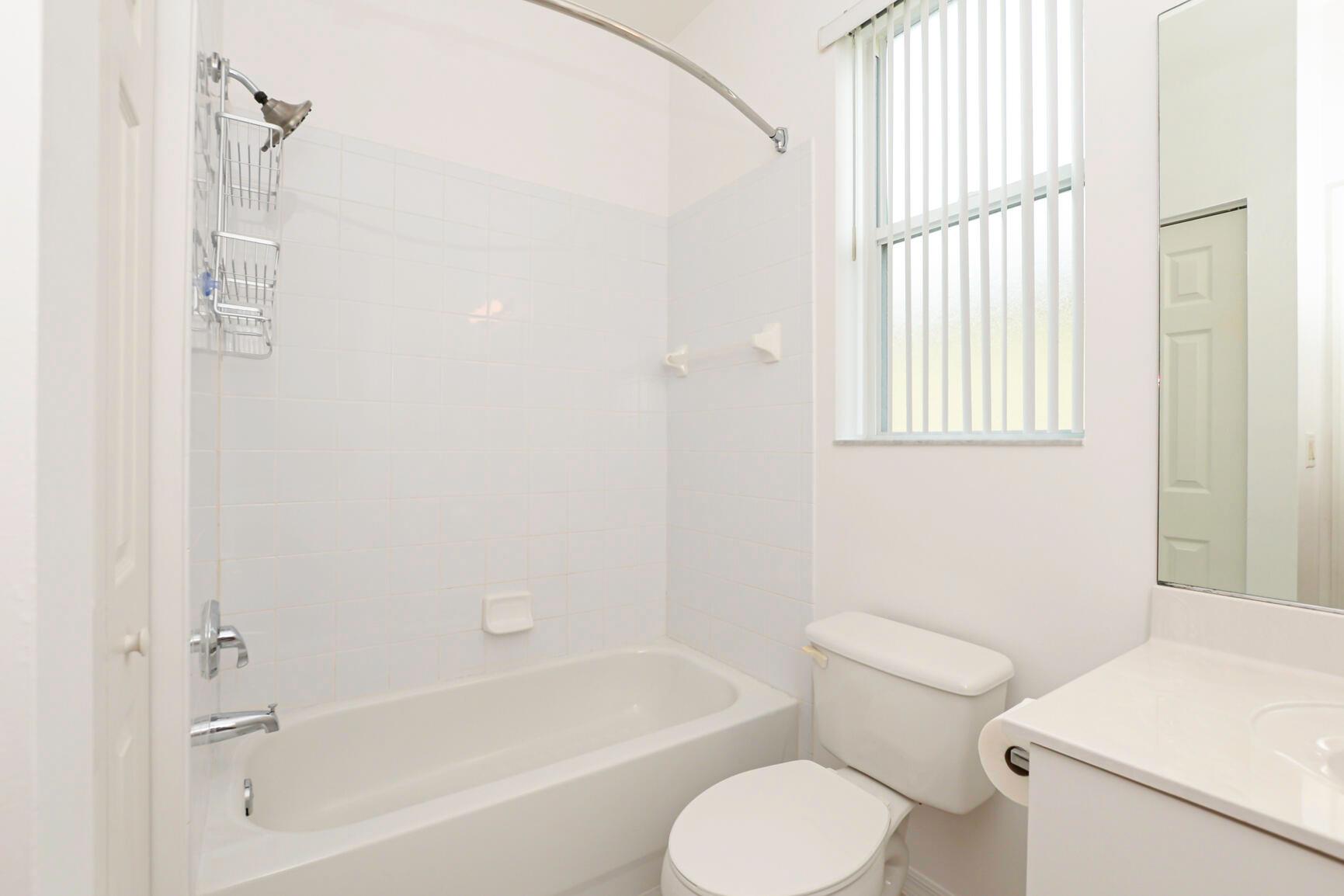 LAKEFOREST AT ST LUCIE WE - Residential Lease