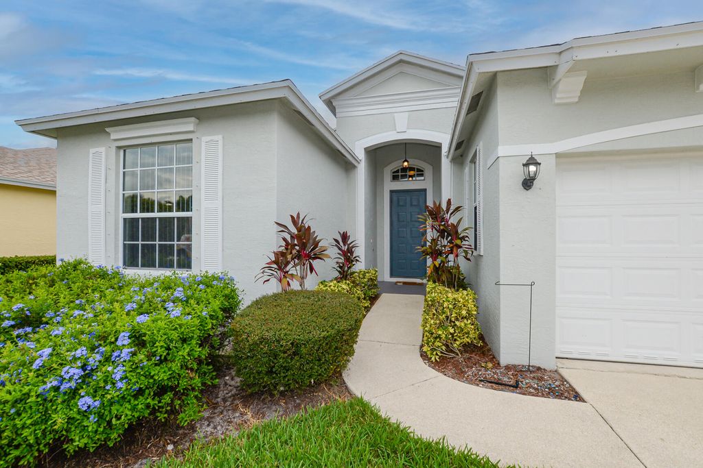 Photo of 522 SW Indian Key Drive, Port Saint Lucie, FL 34986 (MLS # R11122675)