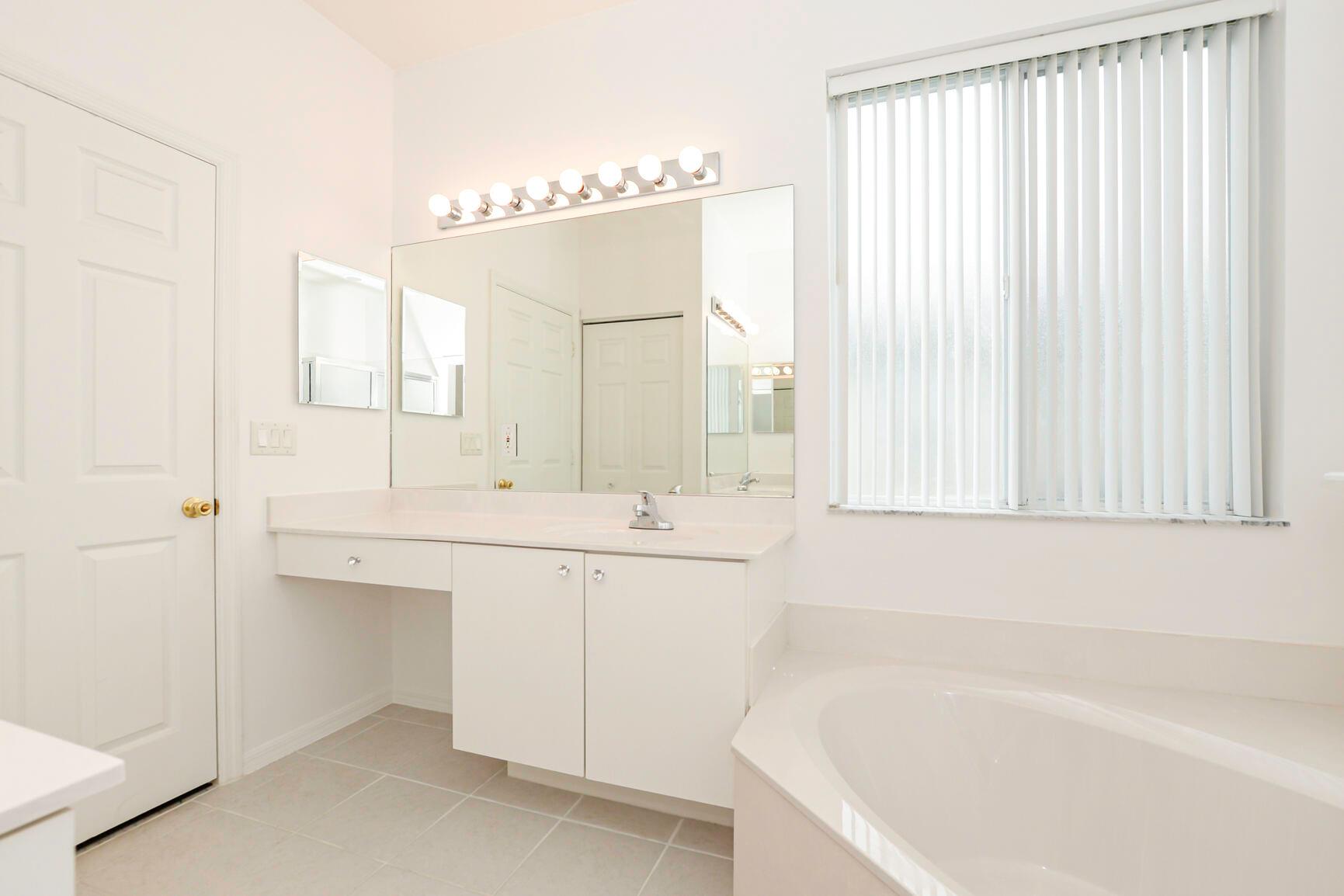 LAKEFOREST AT ST LUCIE WE - Residential Lease