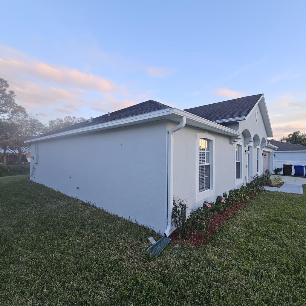 Photo of 8636 105th Court, Vero Beach, FL 32967 (MLS # R11148590)