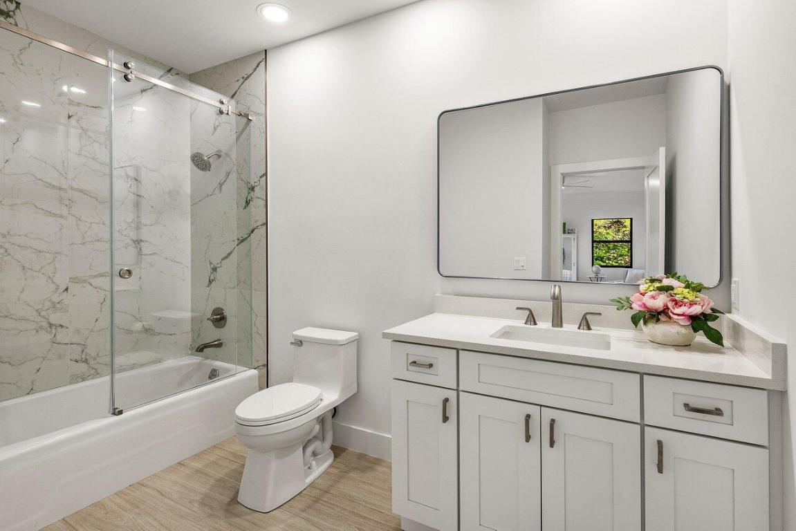 JUPITER HILLS - Residential