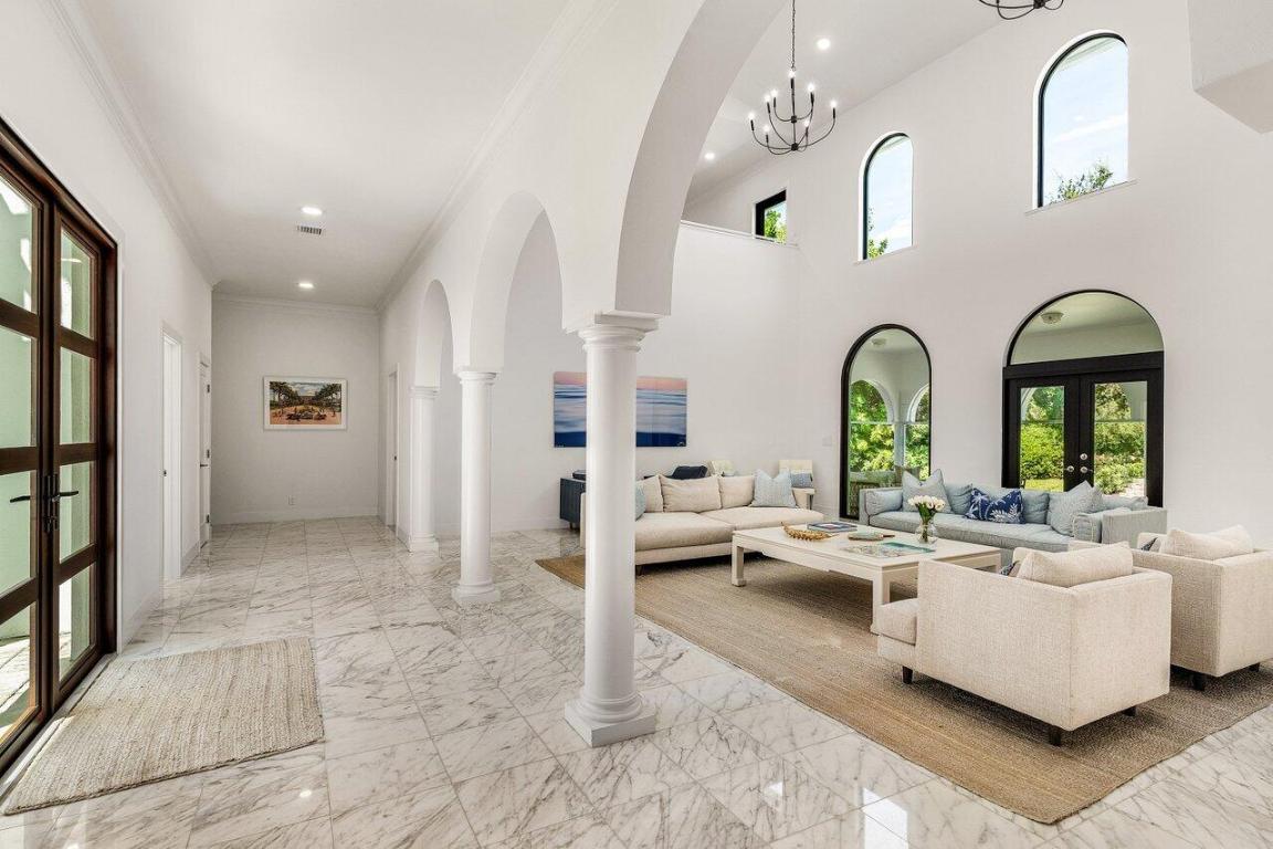 JUPITER HILLS - Residential