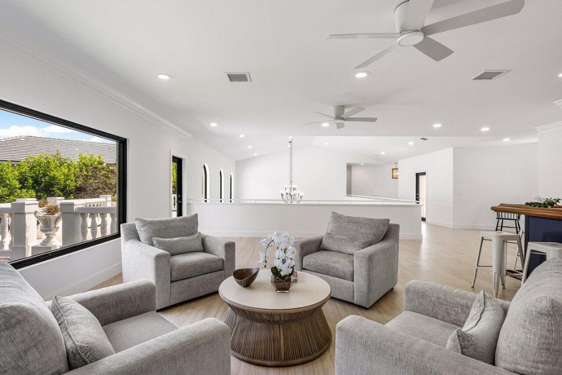 JUPITER HILLS - Residential