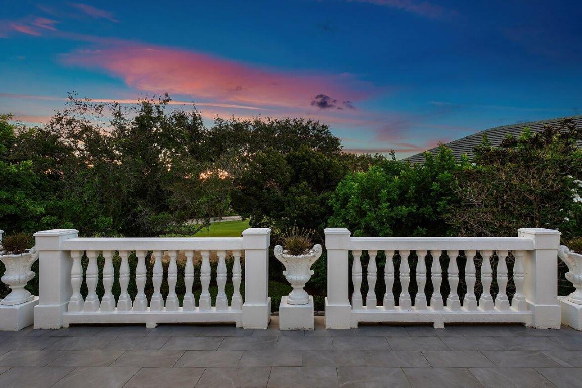 JUPITER HILLS - Residential