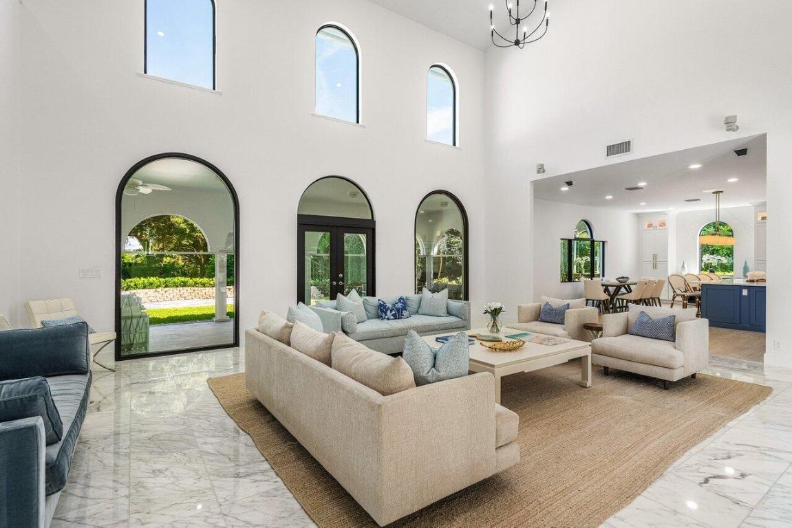 JUPITER HILLS - Residential