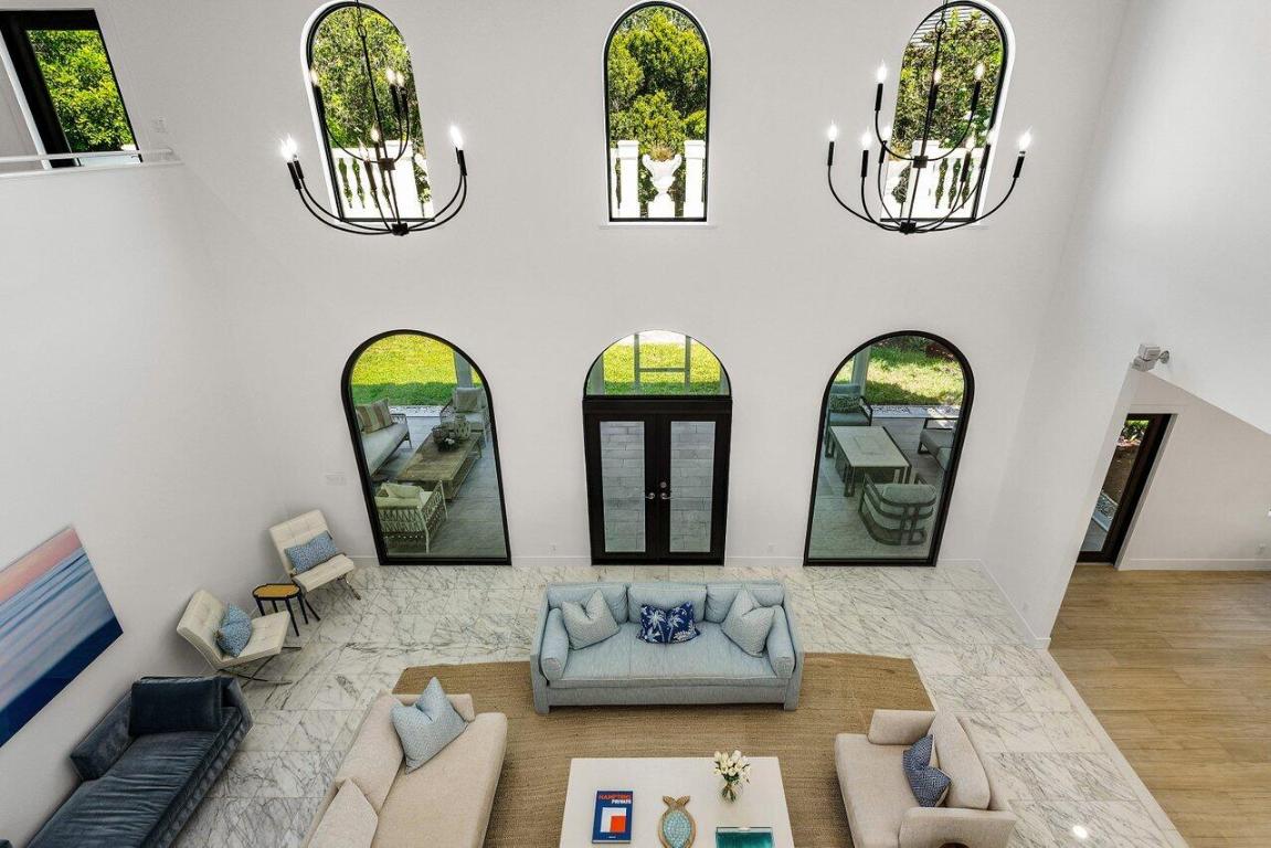 JUPITER HILLS - Residential