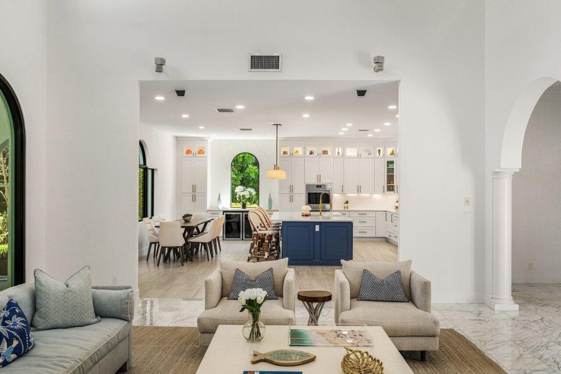 JUPITER HILLS - Residential