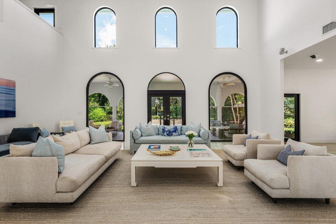 JUPITER HILLS - Residential