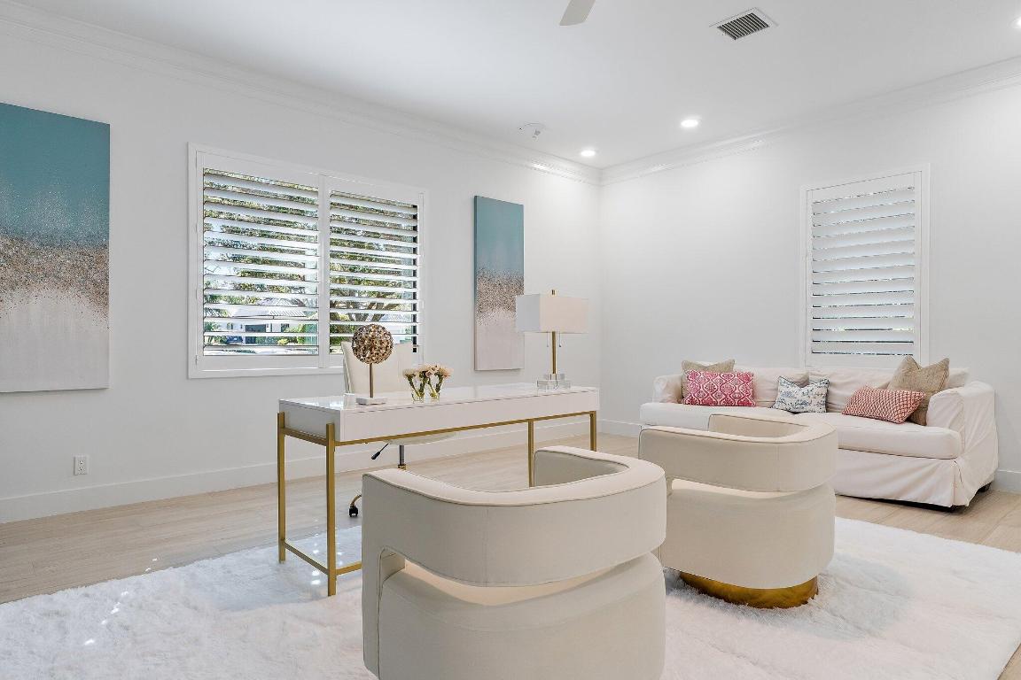 JUPITER HILLS - Residential