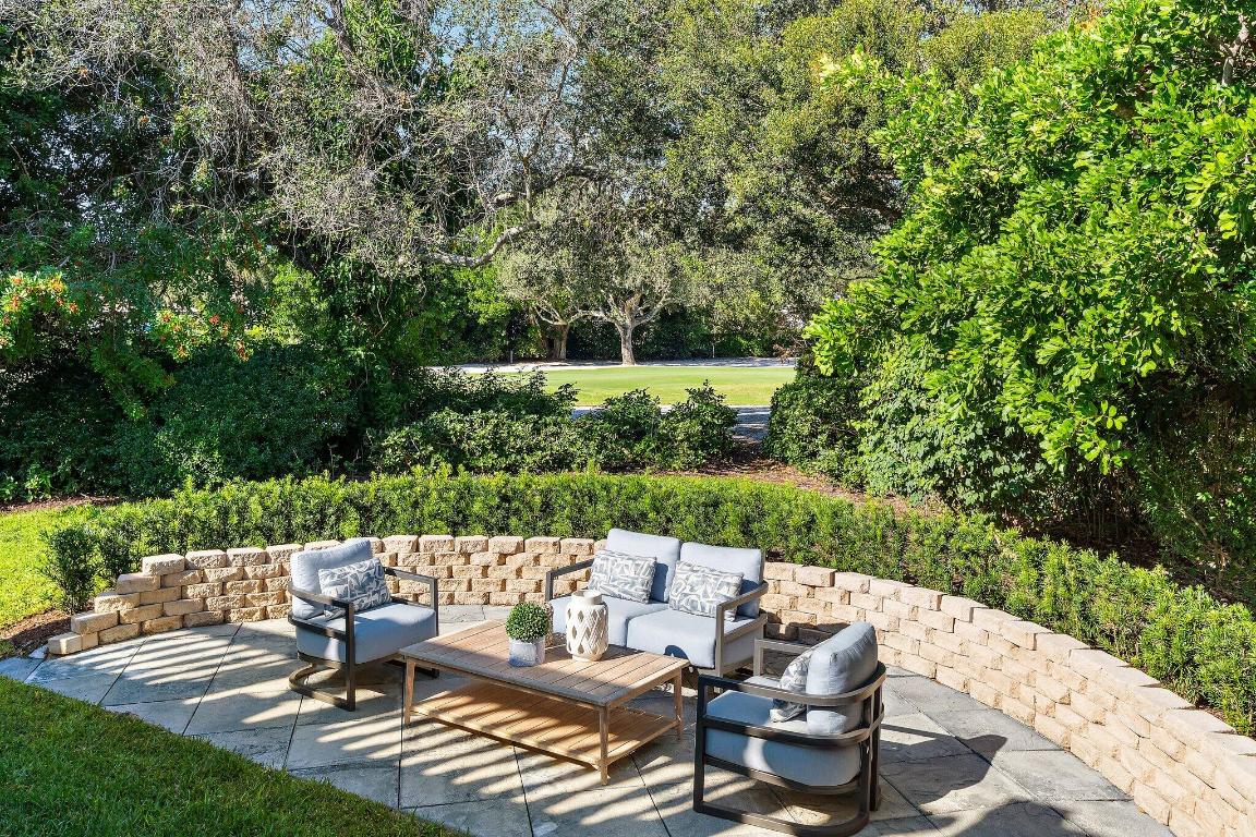 JUPITER HILLS - Residential