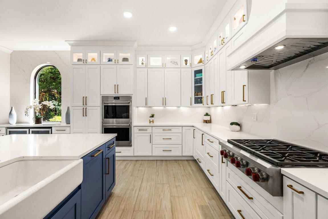 JUPITER HILLS - Residential