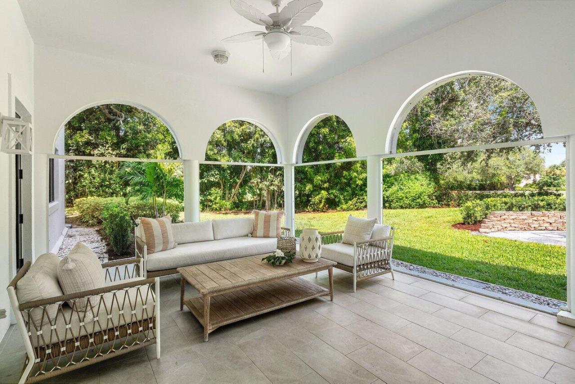 JUPITER HILLS - Residential