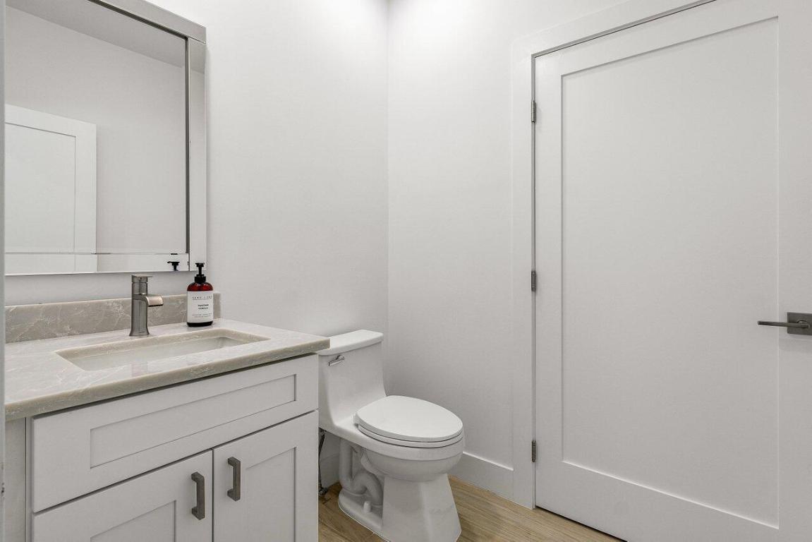 JUPITER HILLS - Residential