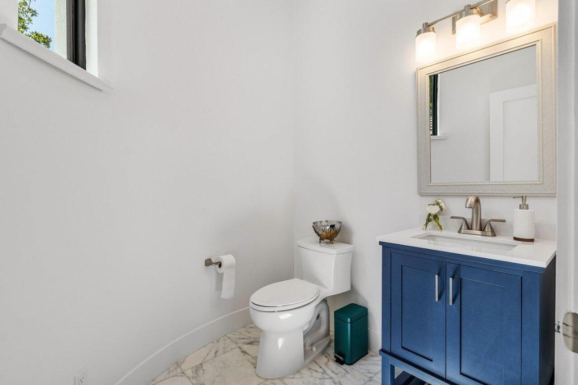 JUPITER HILLS - Residential