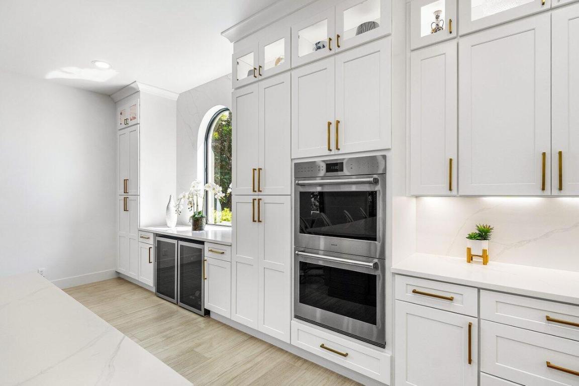 JUPITER HILLS - Residential