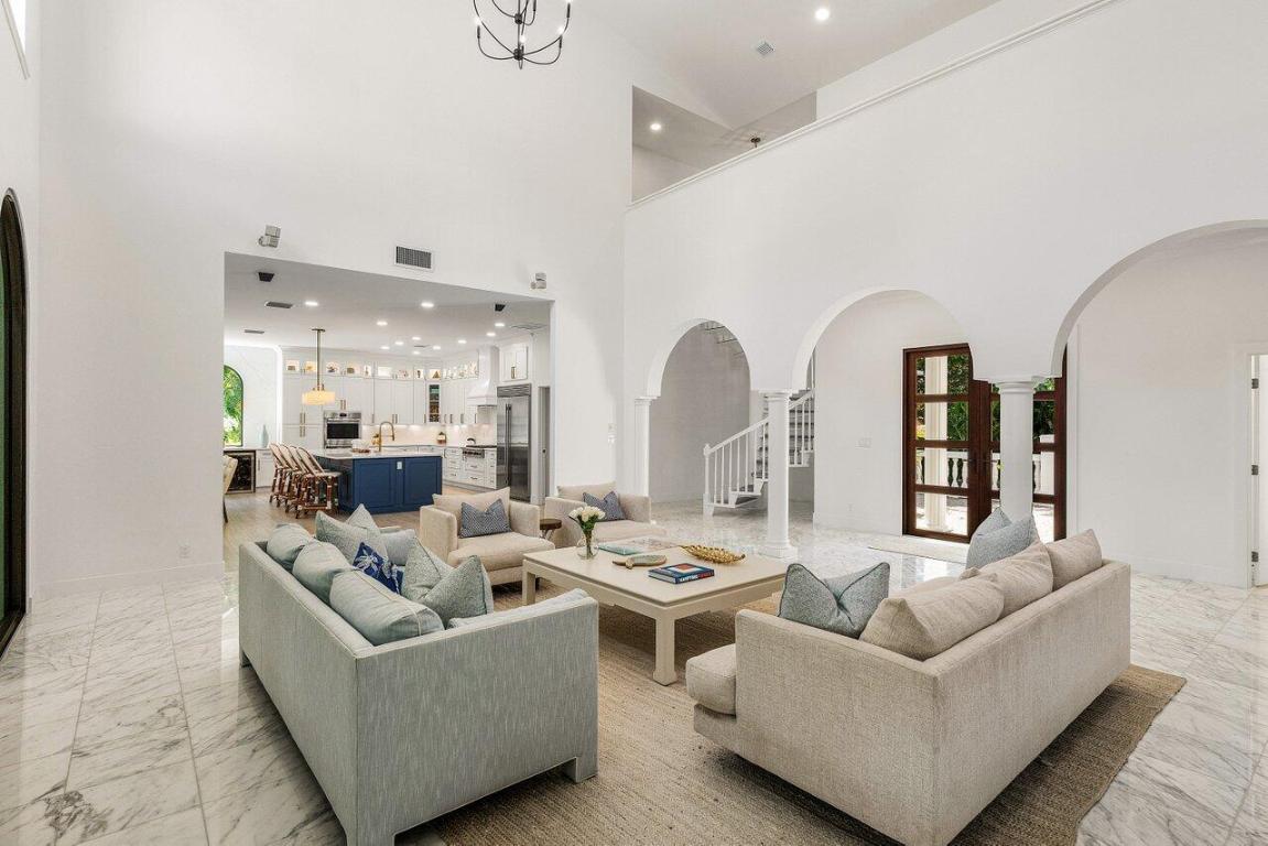 JUPITER HILLS - Residential