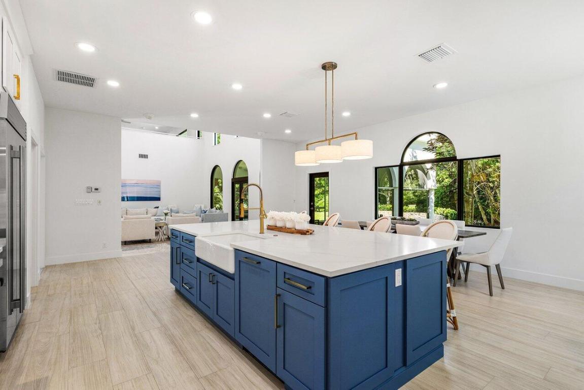 JUPITER HILLS - Residential