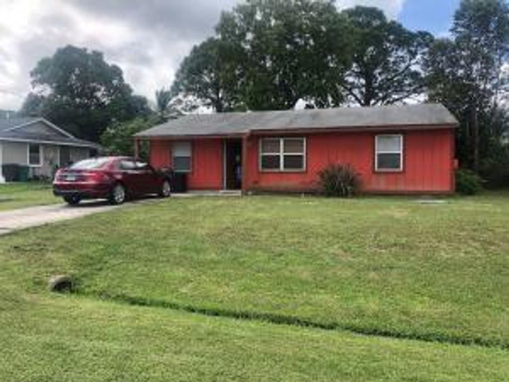 Photo of 692 NW Kilpatrick Avenue, Port Saint Lucie, FL 34983 (MLS # R10775463)