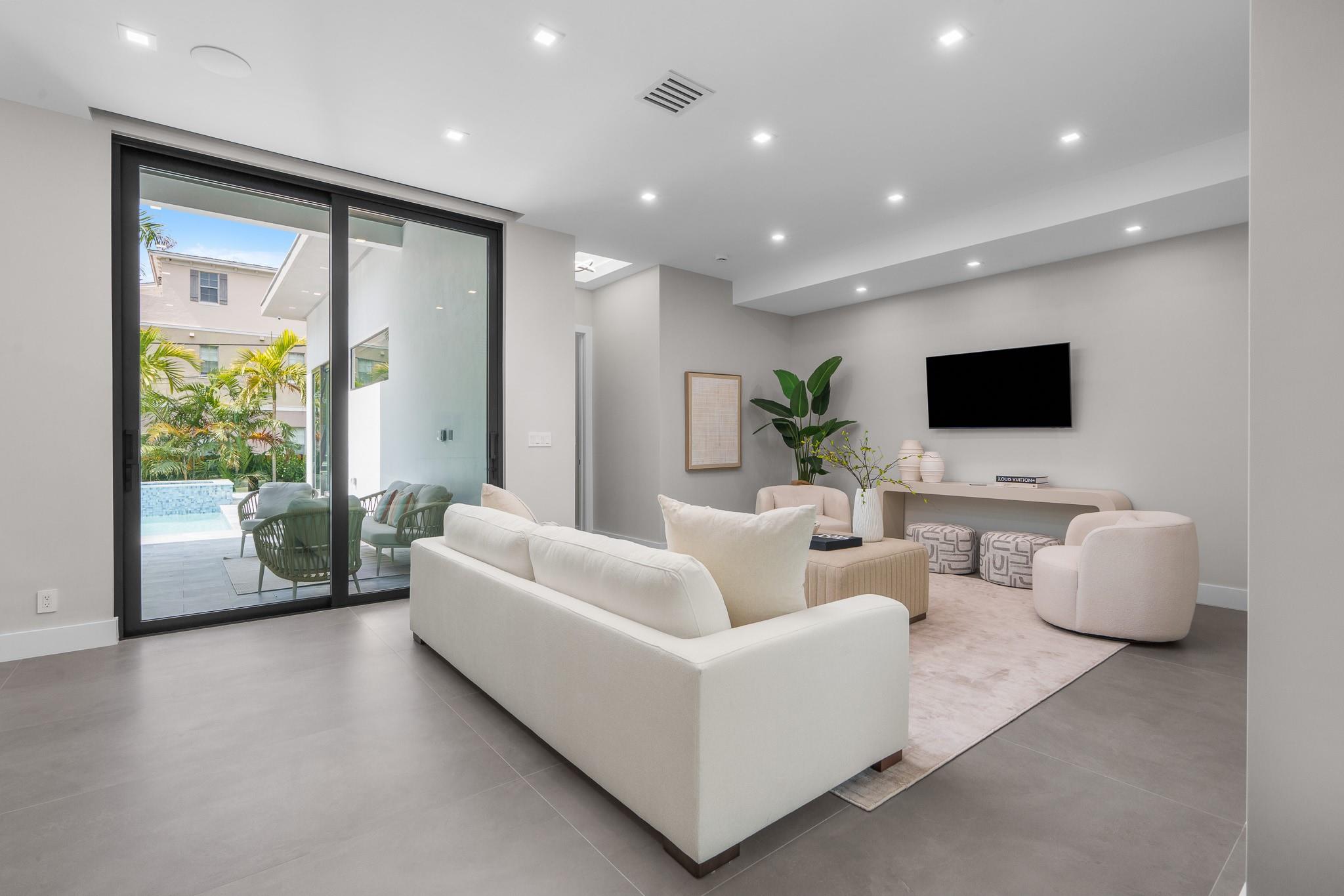 LAUDERDALE - Residential