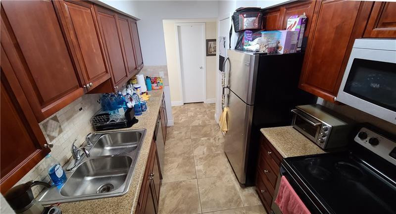 Savannah At Riverside Con - Residential Lease