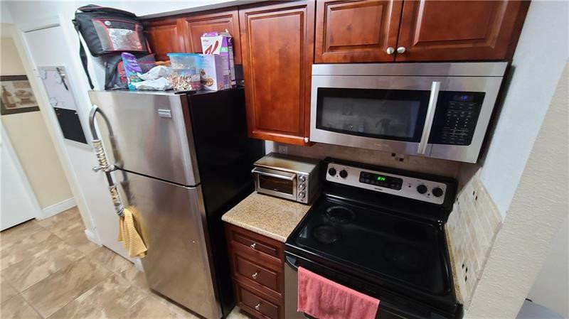 Savannah At Riverside Con - Residential Lease