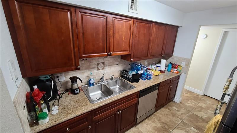 Savannah At Riverside Con - Residential Lease