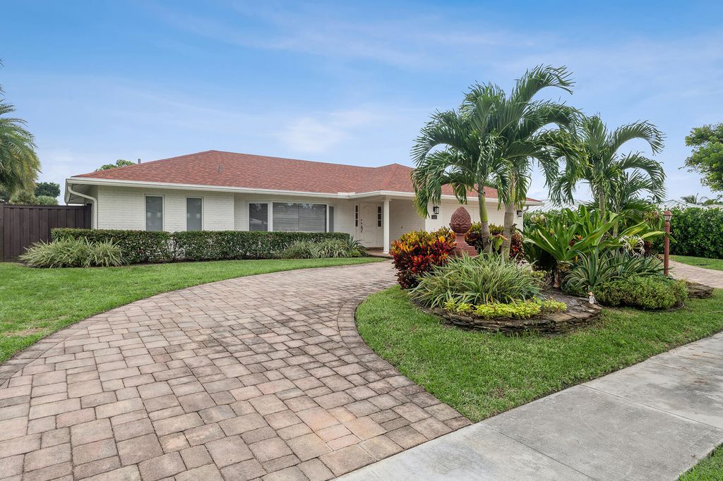 Photo of 3410 Lakeview Boulevard, Delray Beach, FL 33445 (MLS # R11132821)