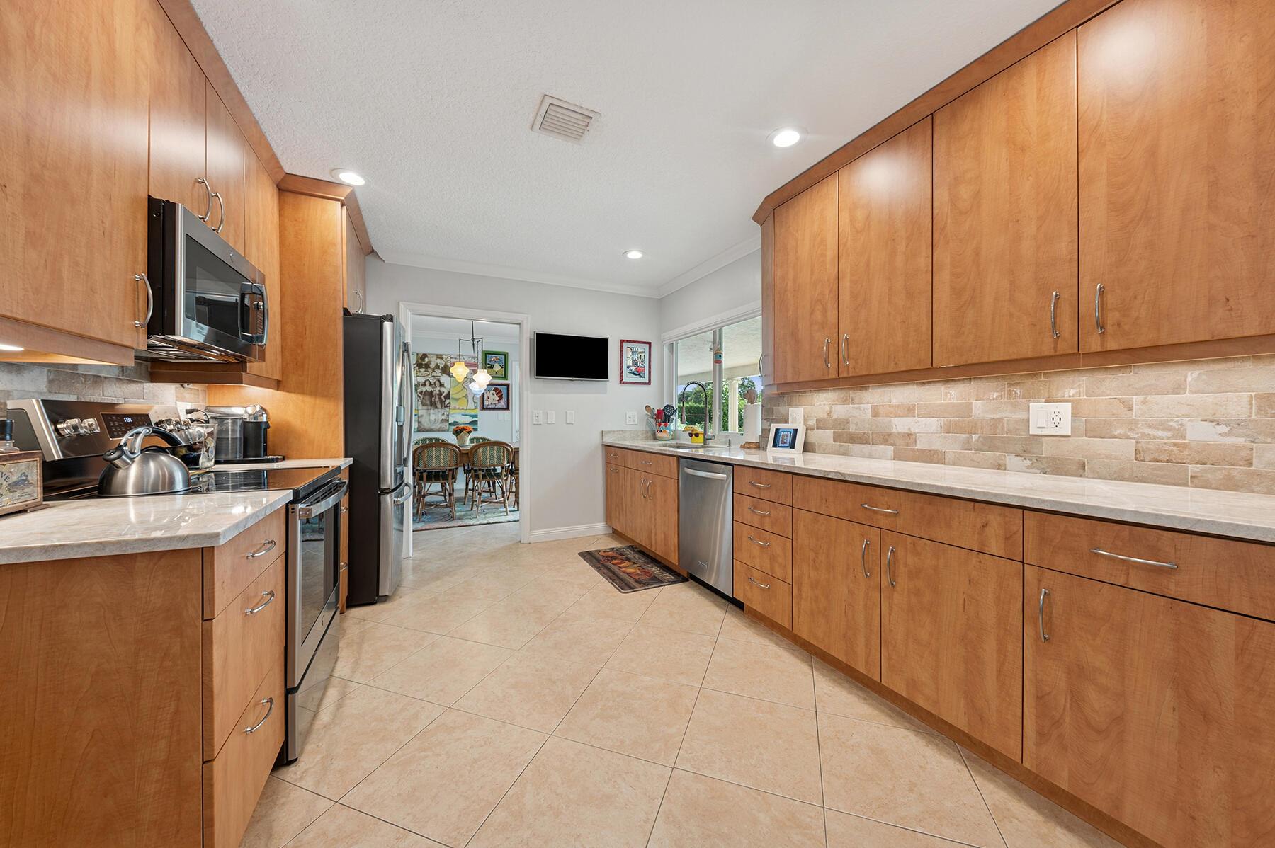 LAKEVIEW/SHERWOOD PARK - Residential