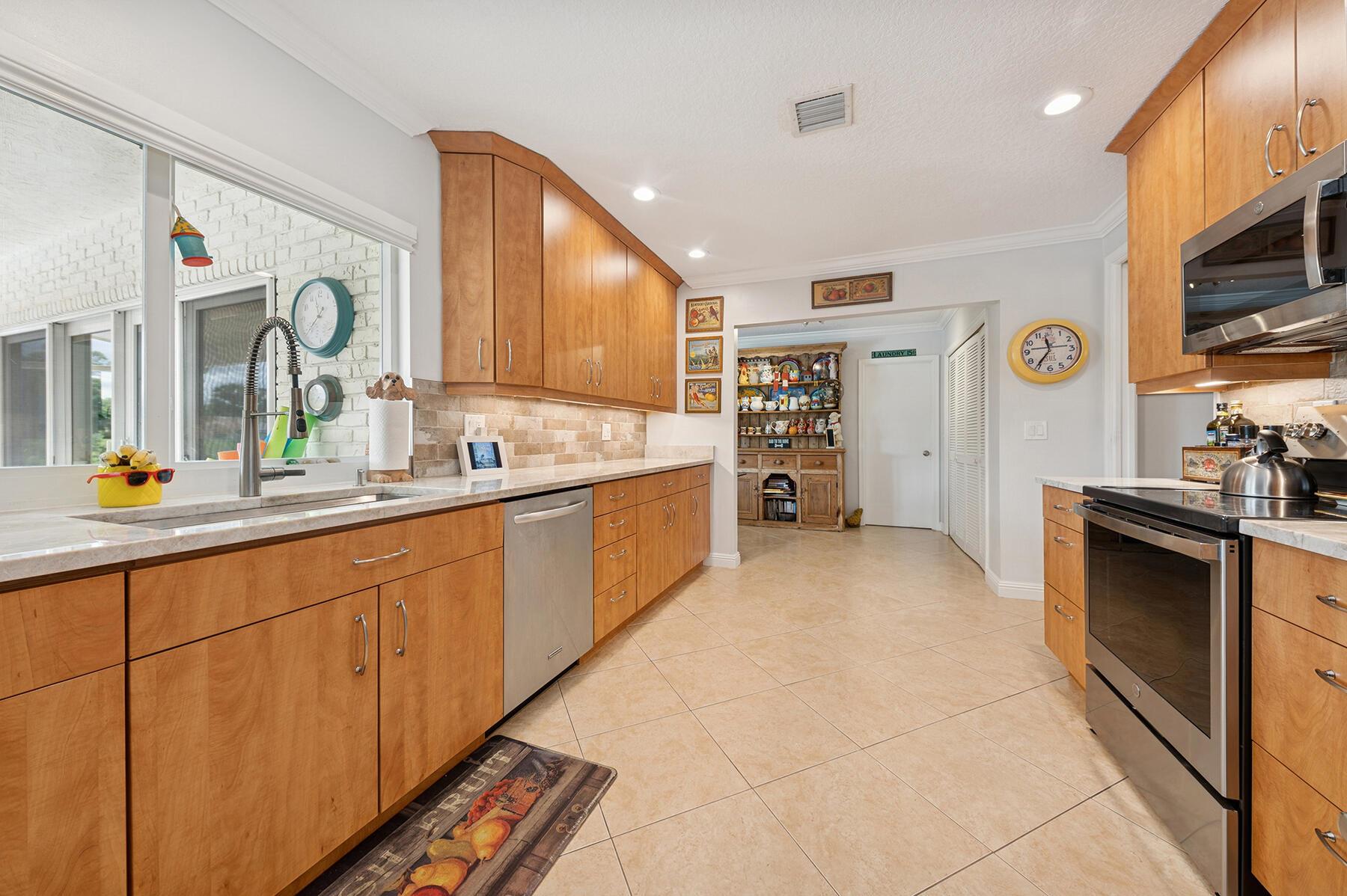 LAKEVIEW/SHERWOOD PARK - Residential