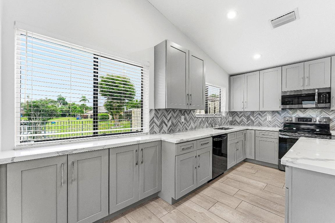 RAINBERRY LAKE PH III-B - Residential