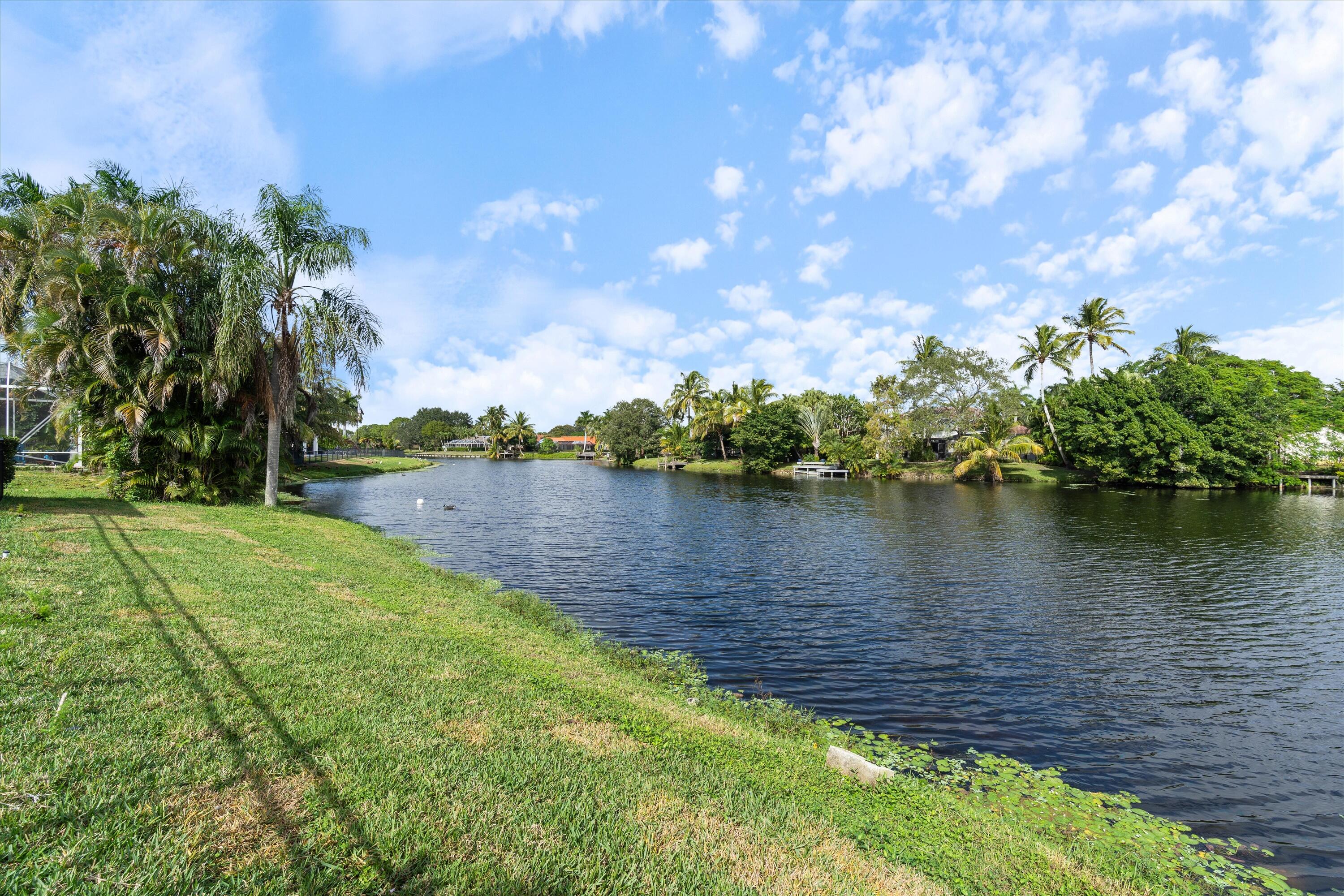 GREENVIEW SHORES 2 OF WELLINGTON - Residential